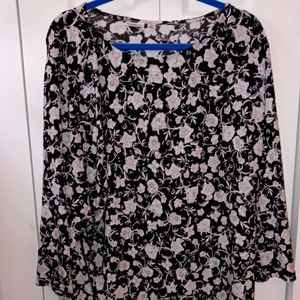 Croft & Barrow black floral top size 3x